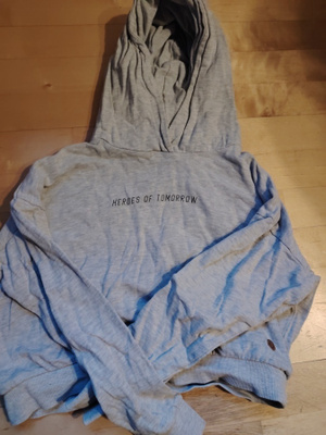 Huppari 146/152