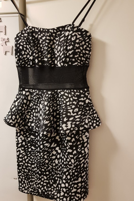 Italialainen musta-valkoinen Peplum Mekko  - koko XS / S