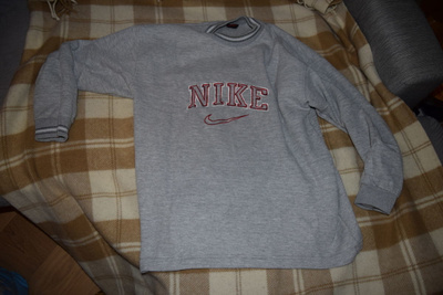 Harmaa Nike college M?