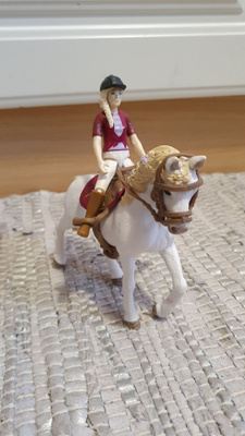 Schleich hevonen ja ratsastaja