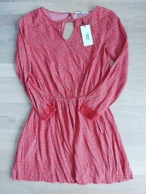 Uusi Mango mekko, S
