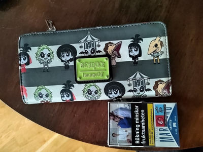 Beetlejuice Loungefly lompakko wallet