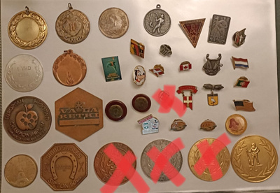 Vanhat Mitalit / Rintamerkit, 32kpl. (Militaria,Disney)