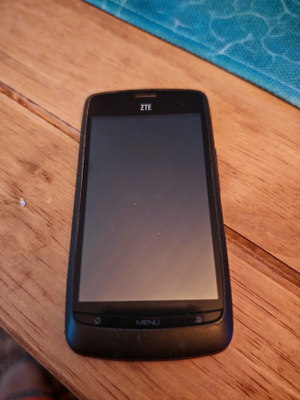 ZTE Blade puhelin