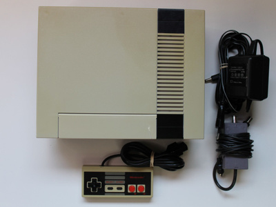 NES 8-bit konsolipaketti (PAL-B/SCN) **Huollettu**