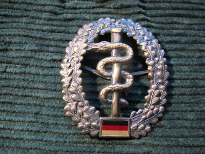 Bundeswehr. Barettimerkki. Lääkintäjoukot