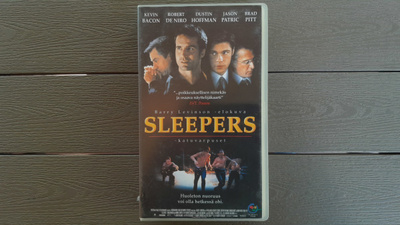 VHS: Sleepers - Katuvarpuset (Robert De Niro, Brad Pitt 1996