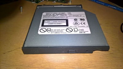 Fujitsu Lifebook Pentium3 -läppärin CD-asema