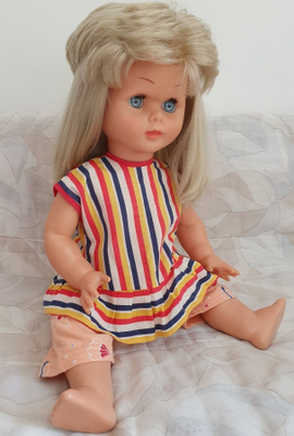 Vintage vaalea nukke