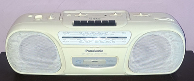 Panasonic radio/C-kasettisoitin