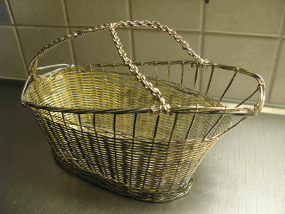 KAUNIS METALLINEN PATONKI / VIINIPULLOTELINE