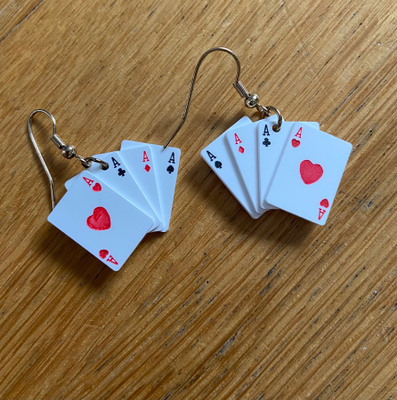 Kahdet Tatty Devine korvakorut