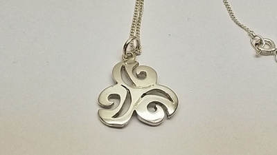 Hopeinen riipus panssariketjulla, SILVER nro 45