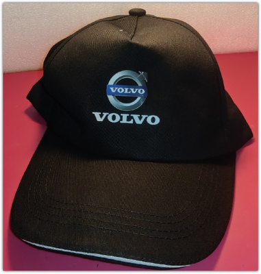 Uusi ja käyttämätön musta Volvo lippalakki #30400