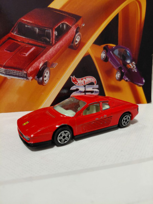 Ferrari Testarossa 1:43 Bburago
