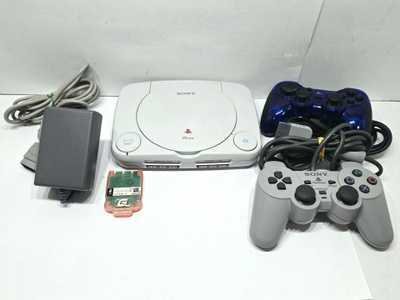 Psone konsoli + 2 ohjainta + muistikortti