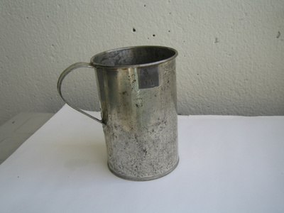 Litran mitta (peltinen, kruunattu)