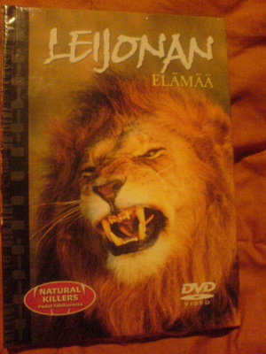 Leijonan elämää , DVD + kirjanen