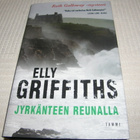 Elly Griffiths Jyrkänteen reunalla -sid - pikkukuva 1