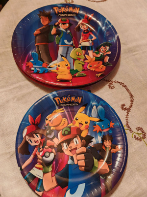 Pokemon pahvilautaset