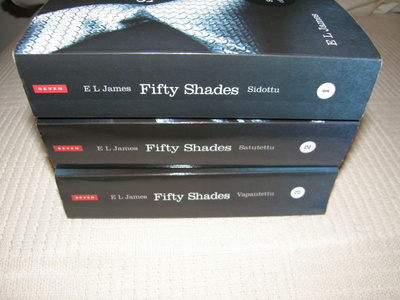 E L James Fifty Shades 1-3  sis. postikulut