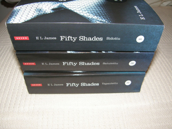 E L James Fifty Shades 1-3  sis. postikulut