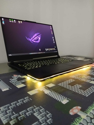 Asus ROG Strix SCAR 17 17,3" -pelikannettava, Win 11 (G733PZ