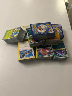 Pokemonkortteja iso läjä 1000kpl
