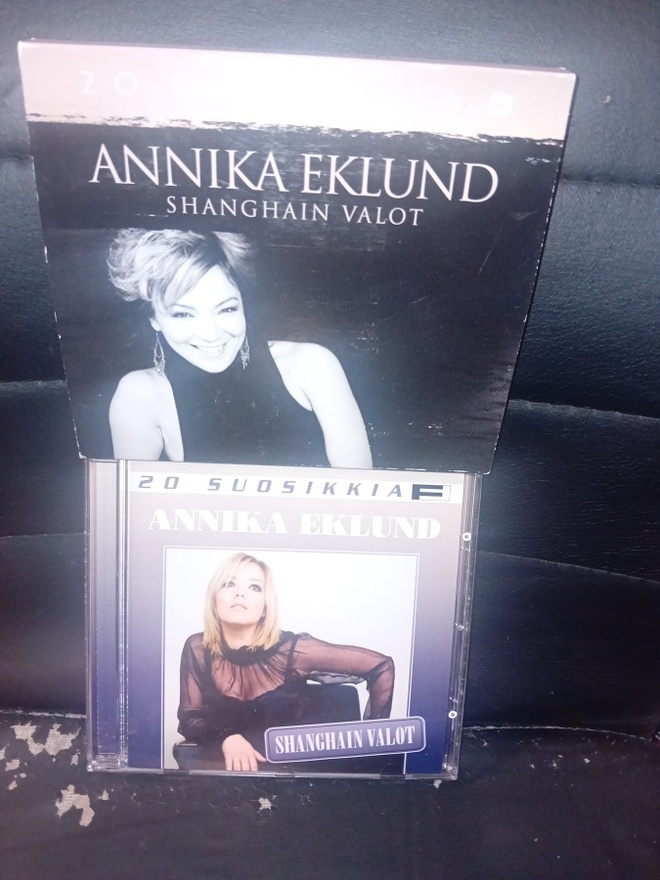 CD 20 SUOSIKKIA Annika Eklund : Shanghain valot ( SIS POSTIK