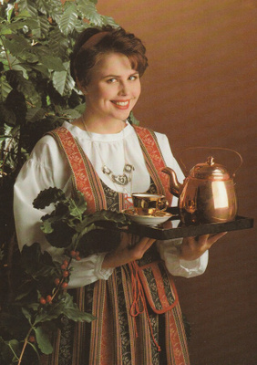 PAULATYTTÖ - SANNA SIMOLA