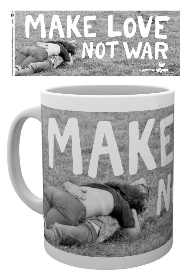 WOODSTOCK MAKE LOVE NOT WAR MUG	(61 349)