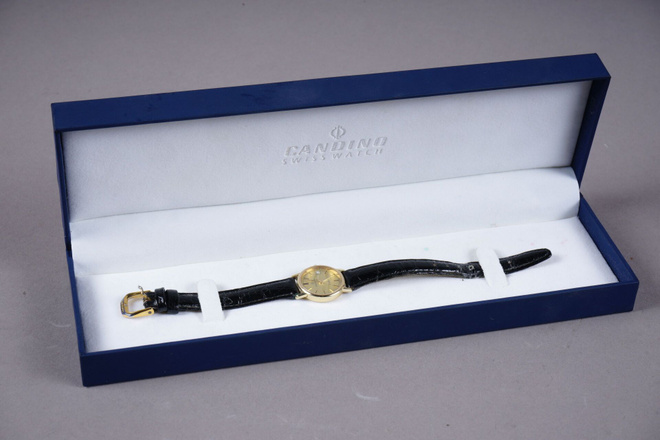 1218. Candino 'Sapphire' naisten rannekello, kultaa, 14k.