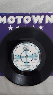 7" Commodores: Old-Fashion Love / Sexy Lady
