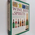 Stuart Walton : The illustrated encyclopedia of wine, bee... - pikkukuva 1
