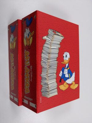 Walt Disney : Aku Ankka vuosikerta 2000 (nrot 1-52 kahdes...