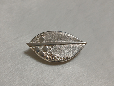 Design Finnjewel Oy Hopea pinssi solki 925