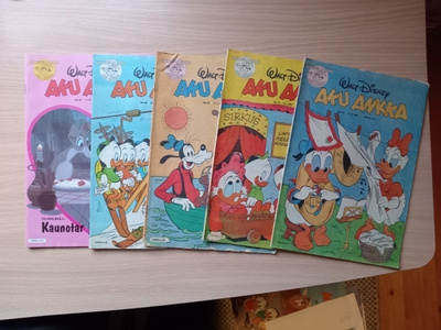Aku Ankka lehtiä vuodelta 1984