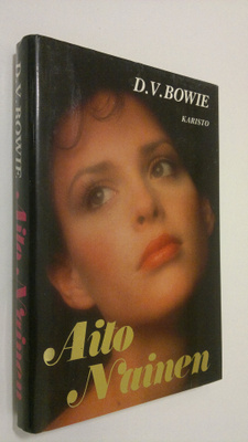 D. V. Bowie : Aito nainen