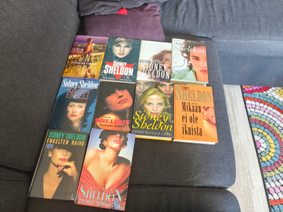 10 kpl Sidney Sheldon kirjaa