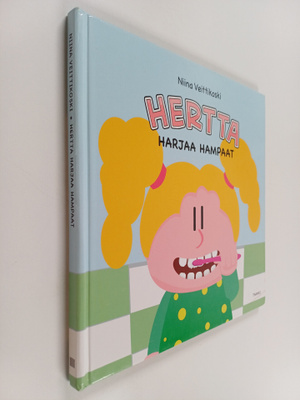 Niina Veittikoski : Hertta harjaa hampaat