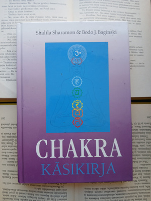 Shalila Sharamon - Chakra • käsikirja (sid.)
