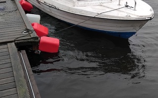 Vene+Moottori 40Hp Rattiohjaus