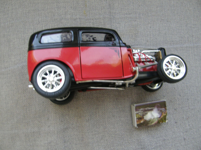 Pienoismalli Hot Rod John D´Agostinon nimmarilla