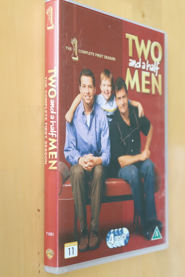 4DVD Miehen puolikkaat kausi 1 ( 2003-2004 )