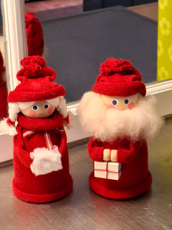 MR. and Mrs. Claus pukki ja muori