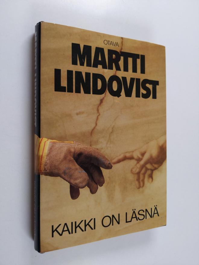 Martti Lindqvist : Kaikki on läsnä