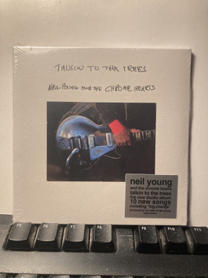 NEIL YOUNG: Talkin' To The Trees, CD, muoveissa