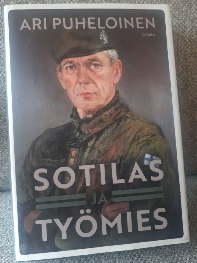 Ari Puheloinen: Sotilas ja työmies