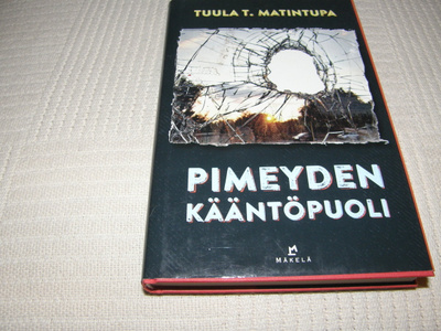 Tuula T. Matintupa Pimeyden kääntöpuoli  -sid