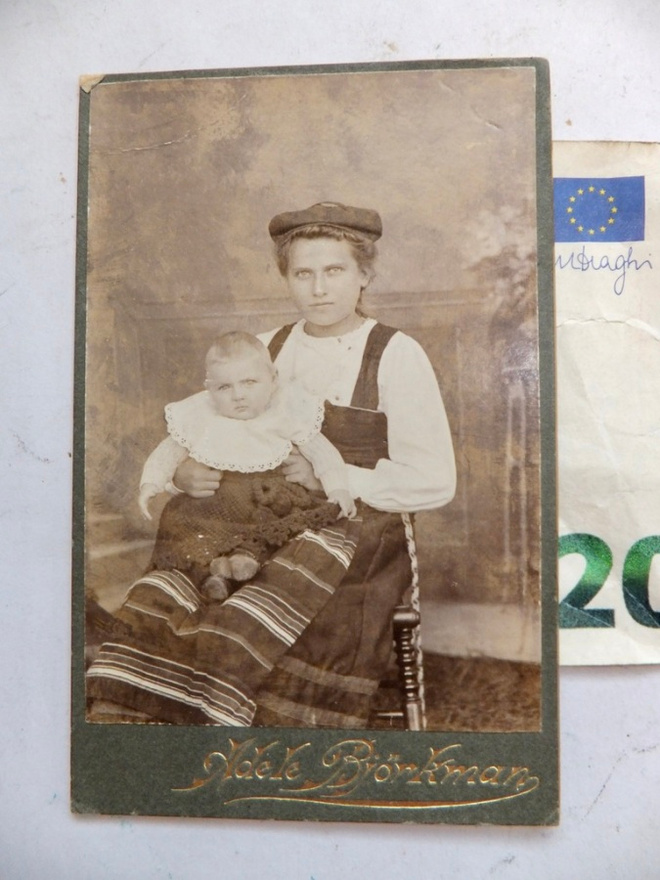 VANHA CDVValokuva Nuori Nainen Kansallispuku Lapsi 1900-l